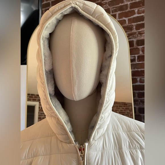 White Faux Fur Reversible Ling Puffer Coat - Sz Small - Picture 3 of 10